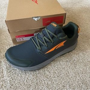 NEW Altra Men’s Superior 6 Size 10.5 Black